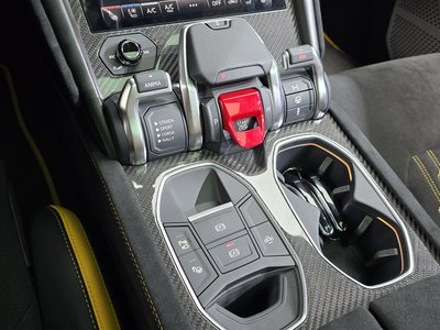 LAMBORGHINI URUS - 9