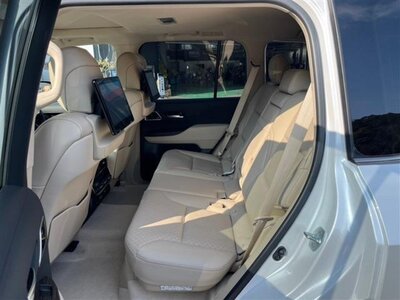 TOYOTA LAND CRUISER 300 - 7