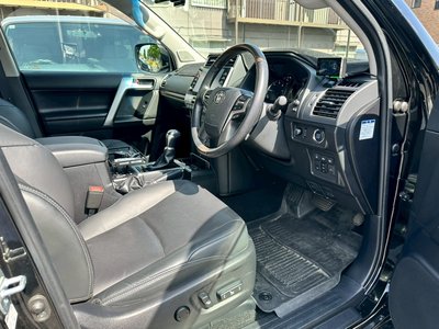 TOYOTA LAND CRUISER PRADO - 10