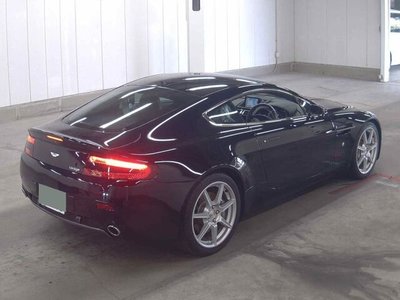 ASTON MARTIN VANTAGE - 5