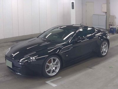 ASTON MARTIN VANTAGE - 4