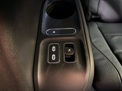 2025 Mercedes-BENZ GLS — миниатюра 24