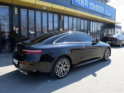 MERCEDES-BENZ E-CLASS - 2