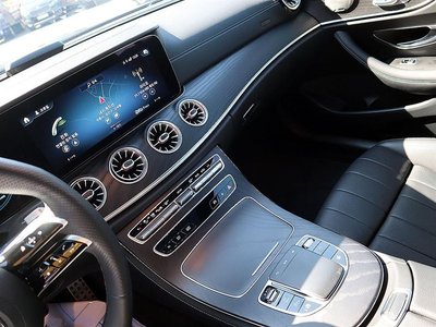 MERCEDES-BENZ E-CLASS - 10