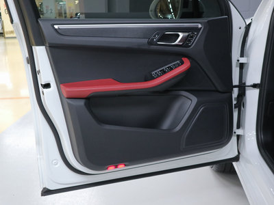 2020 Porsche MACAN 缩略图 13