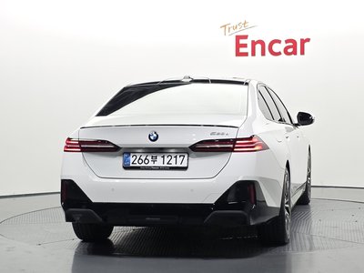 BMW 5 SERIES - 4