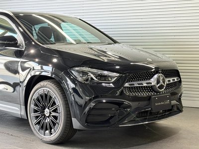 MERCEDES-BENZ GLA - 4