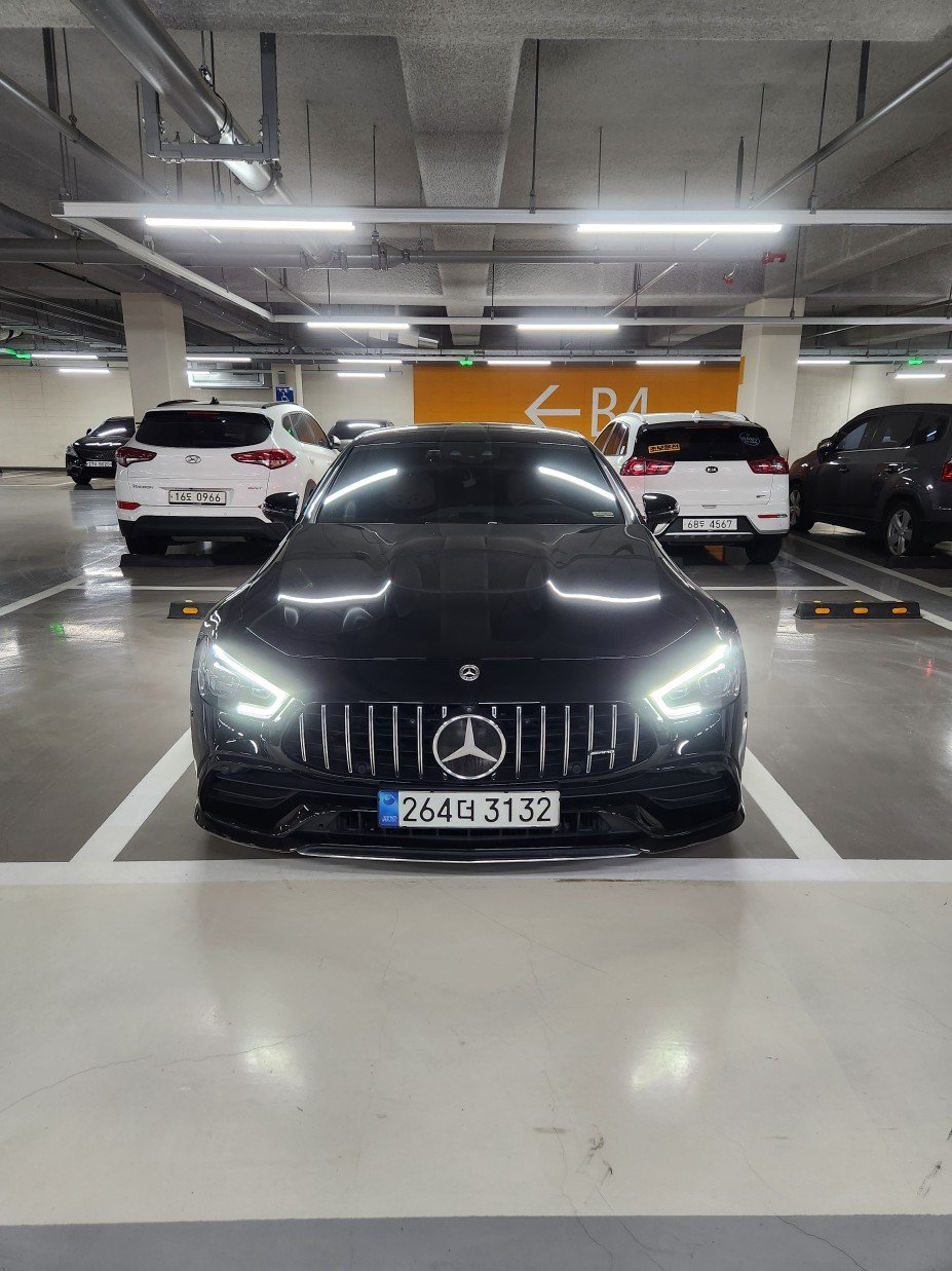 MERCEDES-BENZ GT AMG - View 1