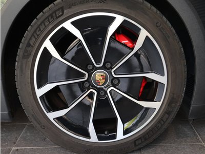 صورة 7 لـ 2023 Porsche TAYCAN