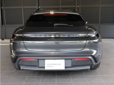 صورة 6 لـ 2023 Porsche TAYCAN