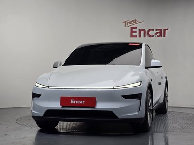 TESLA MODEL Y - 2