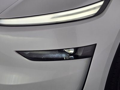 TESLA MODEL Y - 9