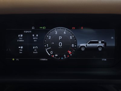 LAND ROVER DEFENDER - 8