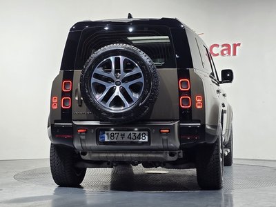 LAND ROVER DEFENDER - 4