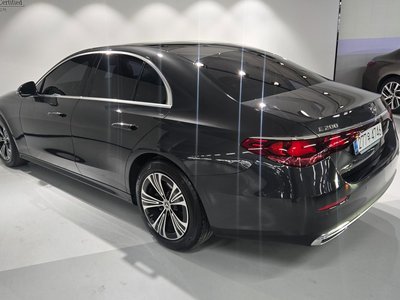 MERCEDES-BENZ E-CLASS - 2