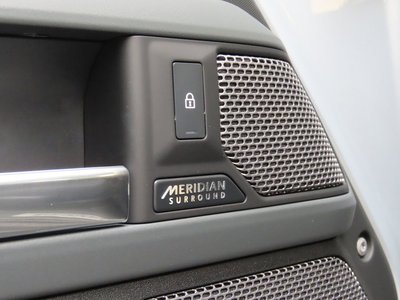 2023 LAND Rover DEFENDER thumbnail 11