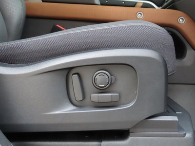 2023 LAND Rover DEFENDER thumbnail 46