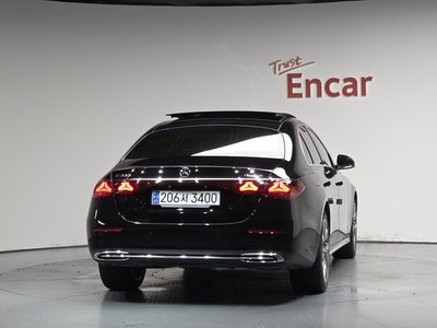 صورة 4 لـ 2024 Mercedes-BENZ E-CLASS