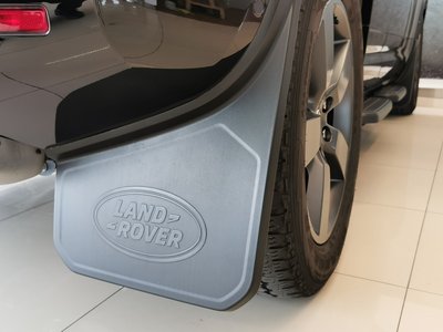 LAND ROVER DEFENDER - 8