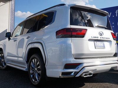 TOYOTA LAND CRUISER 300 - 9