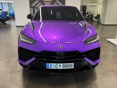 LAMBORGHINI URUS - 8