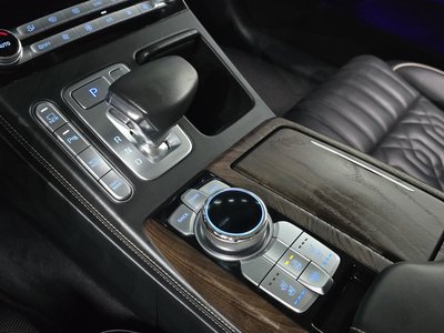 صورة 9 لـ 2020 Genesis G90
