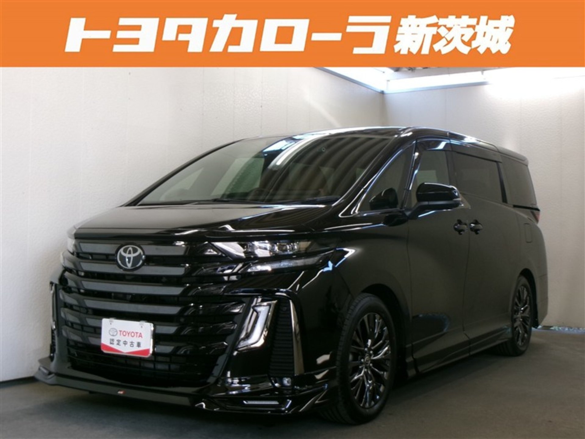 TOYOTA VELLFIRE - View 1