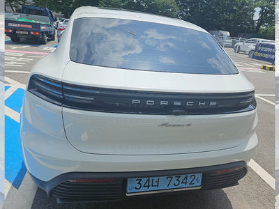 2025 Porsche MACAN 照片 3