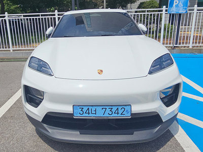 2025 Porsche MACAN 照片 1