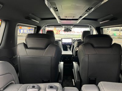 2023 TOYOTA ALPHARD photo 7