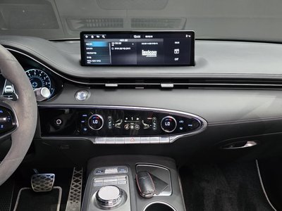 2021 Genesis GV70 thumbnail 33
