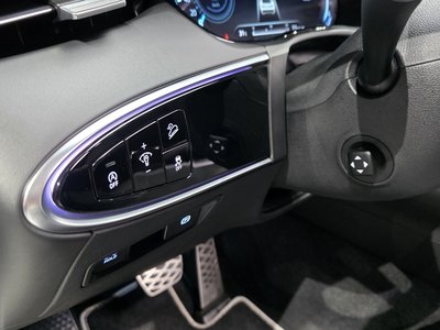 2021 Genesis GV70 thumbnail 18