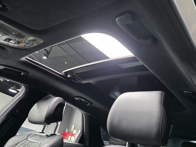 2021 Genesis GV70 thumbnail 26