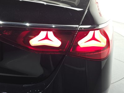 MERCEDES-BENZ E-CLASS - 10