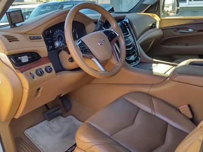 CADILLAC ESCALADE - 8