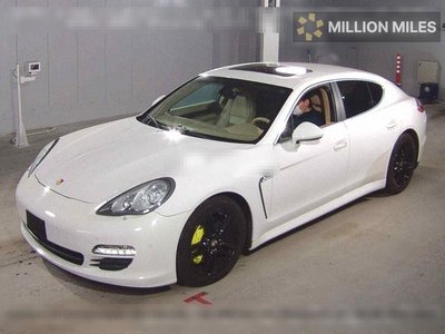PORSCHE PANAMERA - 4