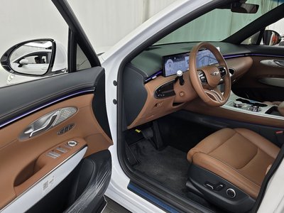 صورة 10 لـ 2025 Genesis GV70