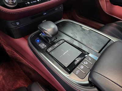 صورة 9 لـ 2021 Lexus LS