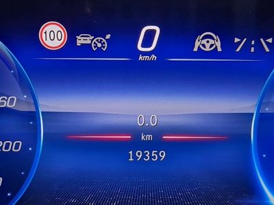 MERCEDES-BENZ EQE - 9