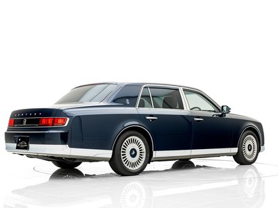 TOYOTA CENTURY - 7