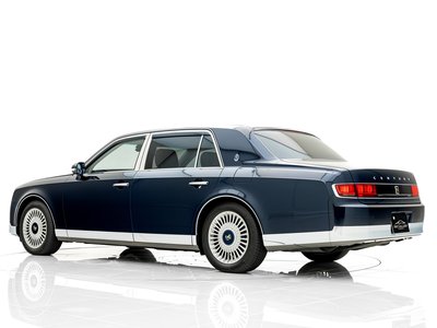 TOYOTA CENTURY - 5