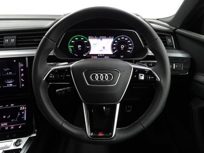 2025 AUDI Q8 SPORTBACK E-TRON — миниатюра 17