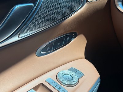 2021 Genesis GV70 — миниатюра 18