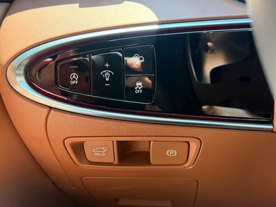 2021 Genesis GV70 — миниатюра 17