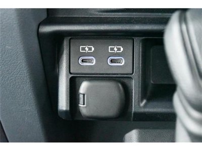 صورة مصغرة 37 لـ 2025 Toyota LAND CRUISER 70