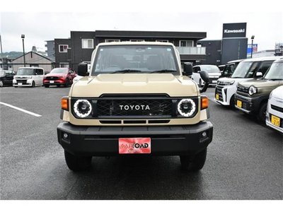 TOYOTA LAND CRUISER 70 - 3