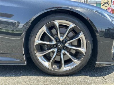 صورة 20 لـ 2017 Lexus LC