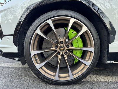 LAMBORGHINI URUS - 6