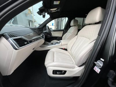 BMW X7 - 7