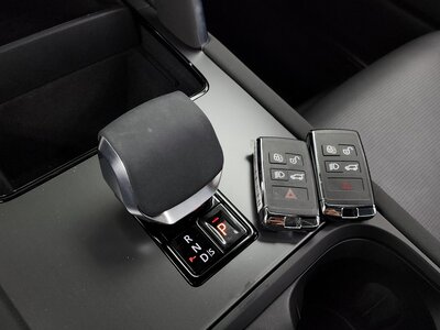 LAND ROVER DISCOVERY SPORT - 9